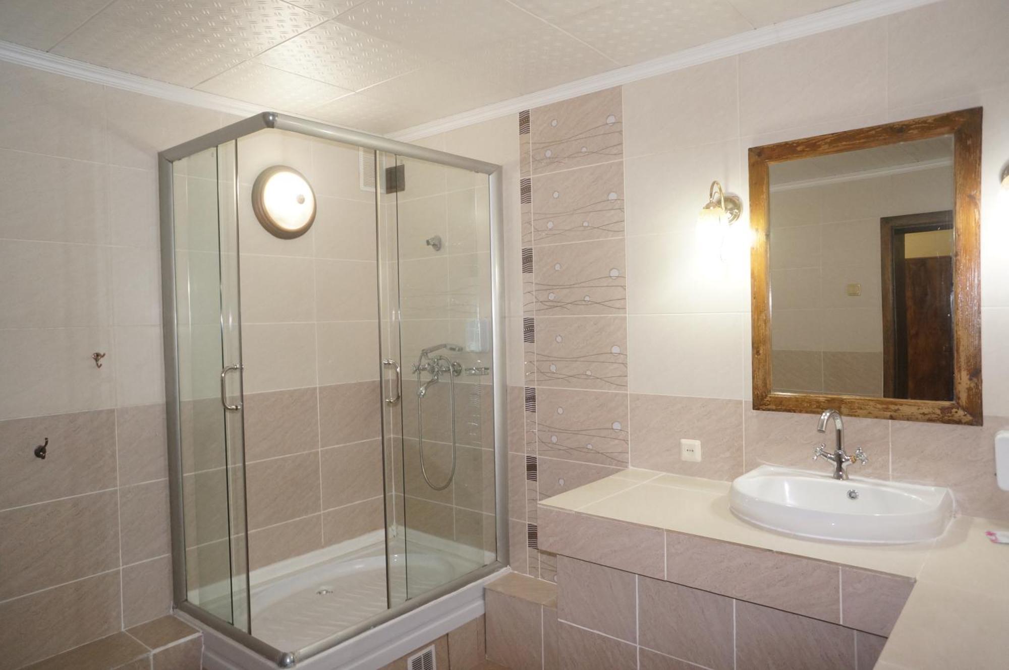 Galirad Hotel Öskemen Ruang foto