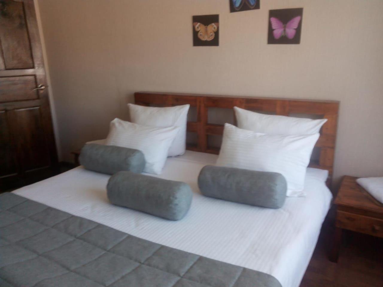 Galirad Hotel Öskemen Ruang foto
