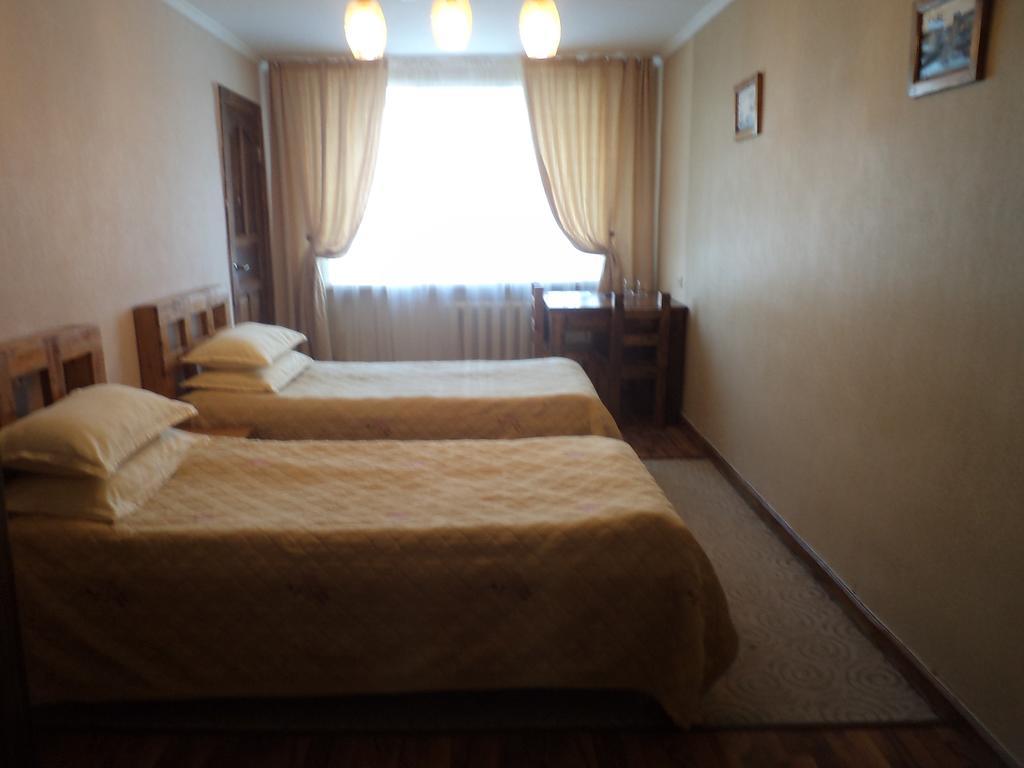 Galirad Hotel Öskemen Ruang foto