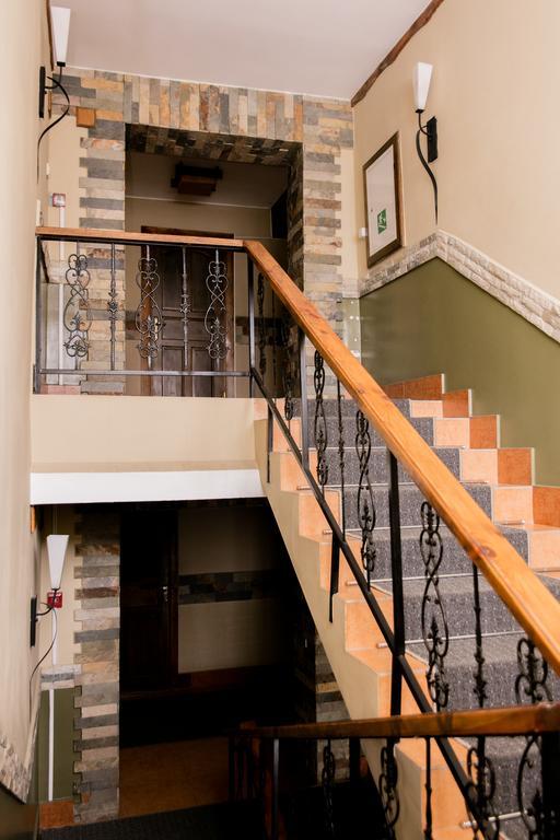 Galirad Hotel Öskemen Bagian luar foto