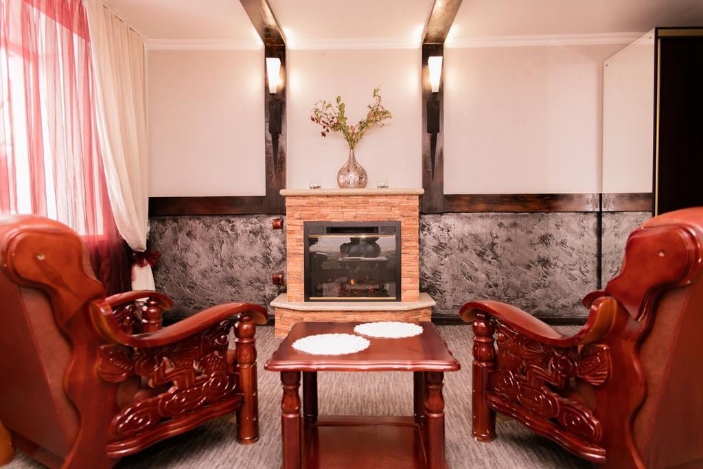 Galirad Hotel Öskemen Bagian luar foto